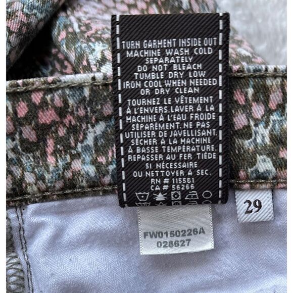 7 For All Mankind Beige Pink Green Snake Print Low-Rise Tapered Ankle Jeans, 29 - Picture 13 of 16